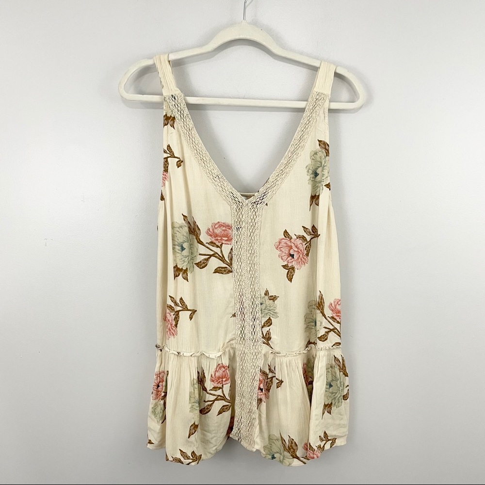 American Eagle Cream Floral Peplum Tank